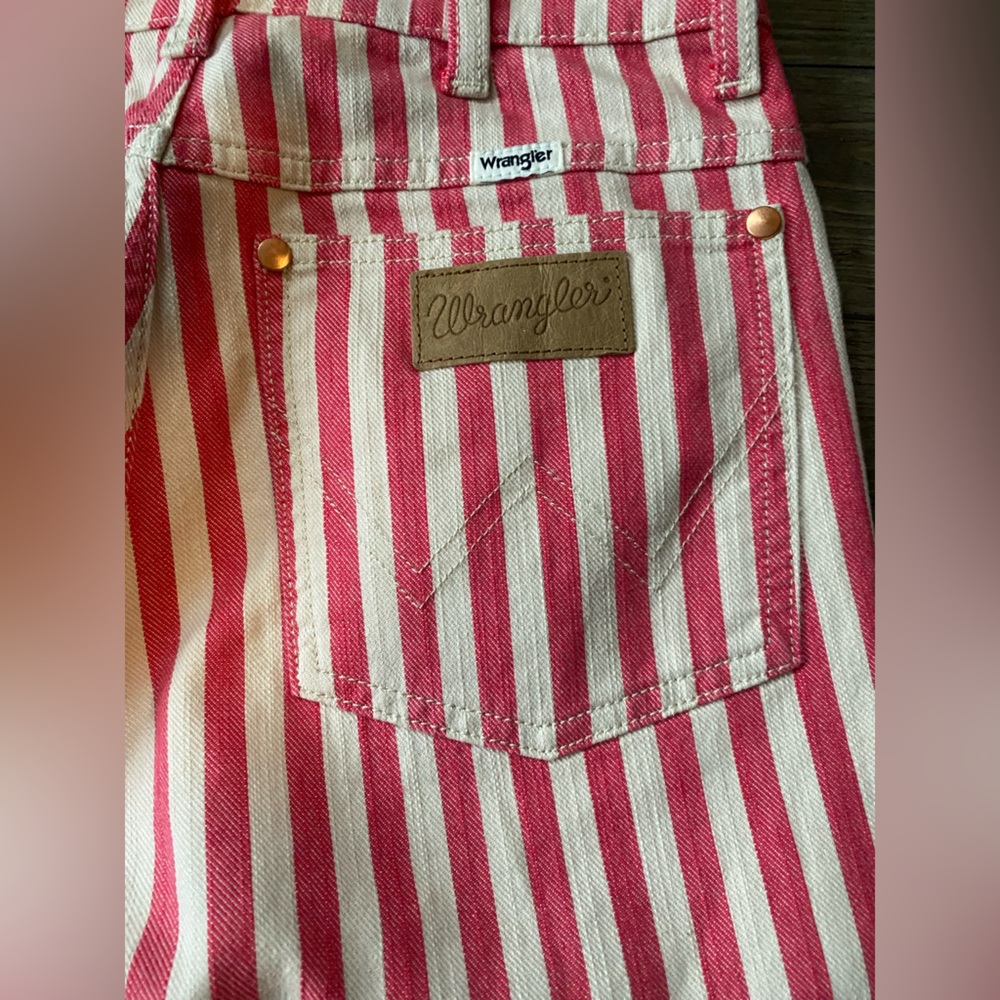 Red & Cream stripped Wrangler jeans - Picture 4 of 6